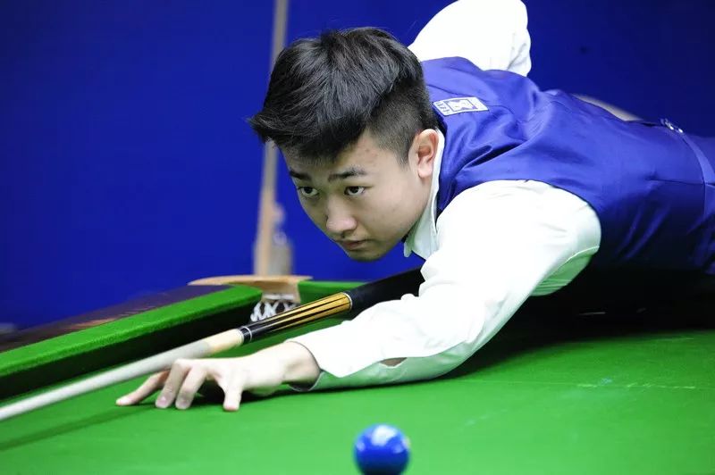 每个个体在 每个个体在