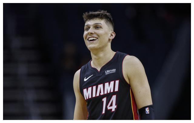 后蛇形走位 后蛇形走位